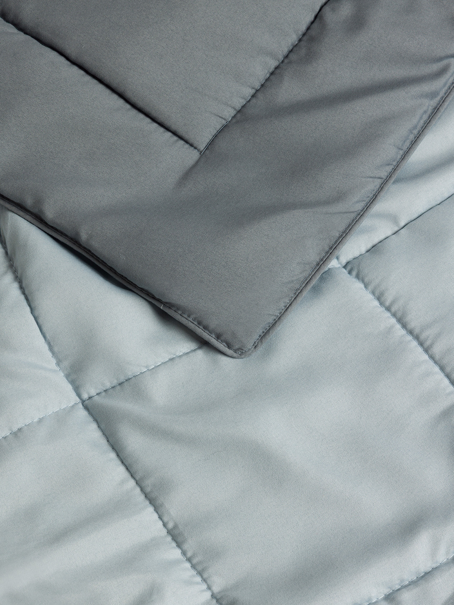 Trapunta double face in microfibra leggera