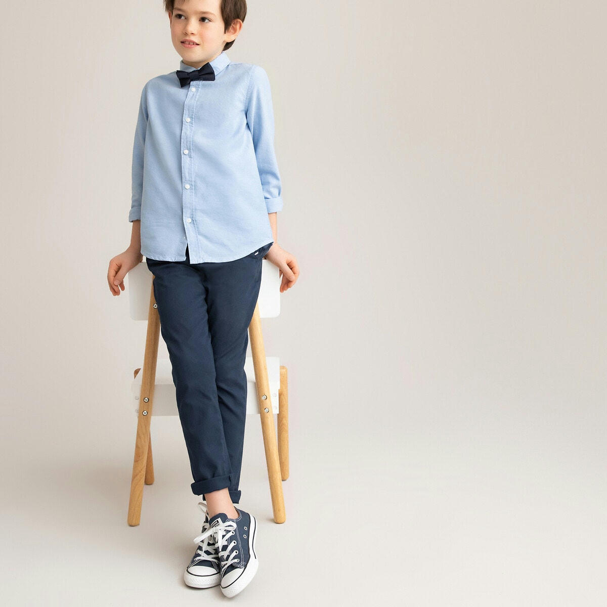 Chemise avec noeud papillon amovible