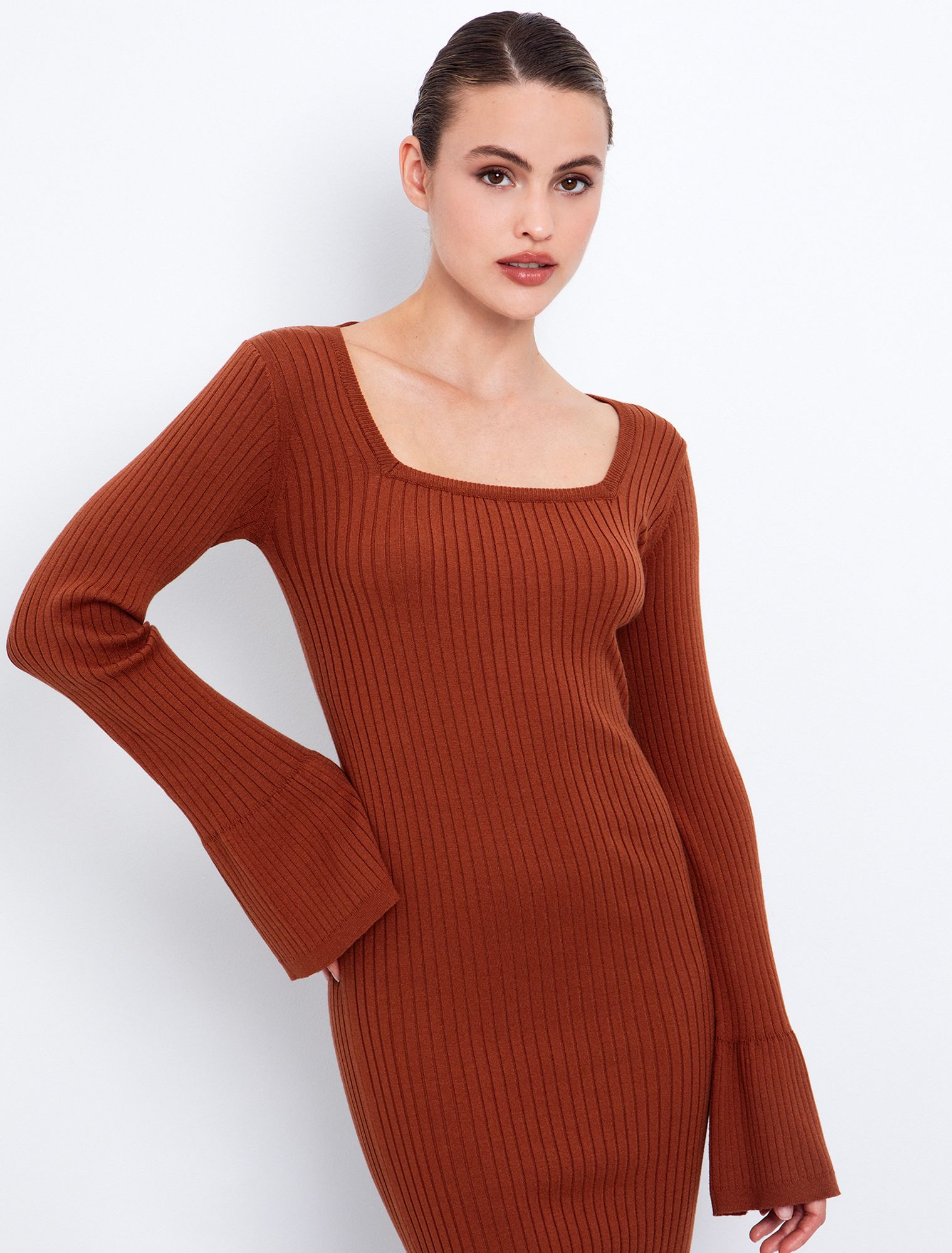 Rib φόρεμα με εβαζέ μανίκι