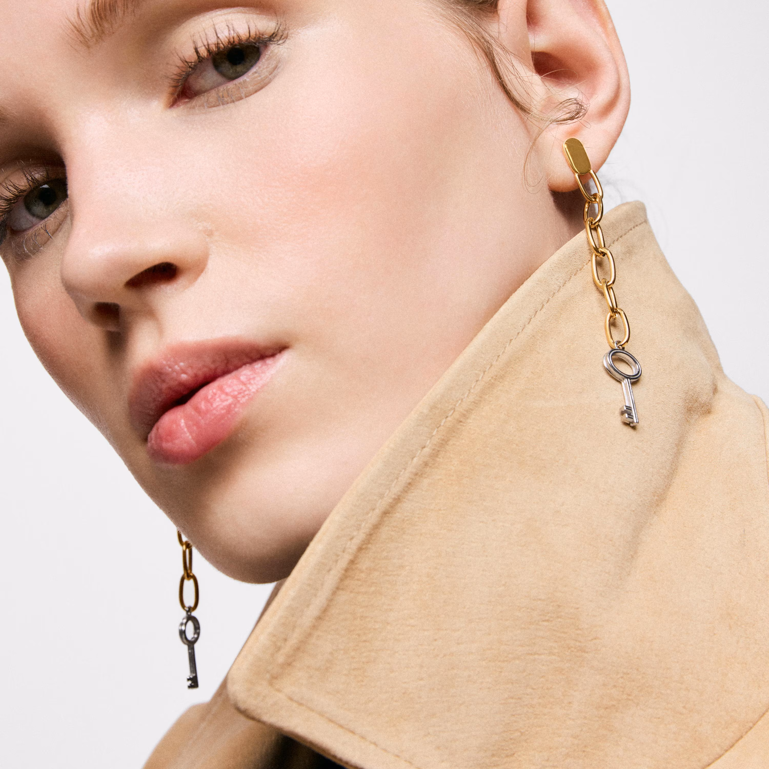 Pendientes largos de acero bicolor motivo llave TOUS Charming