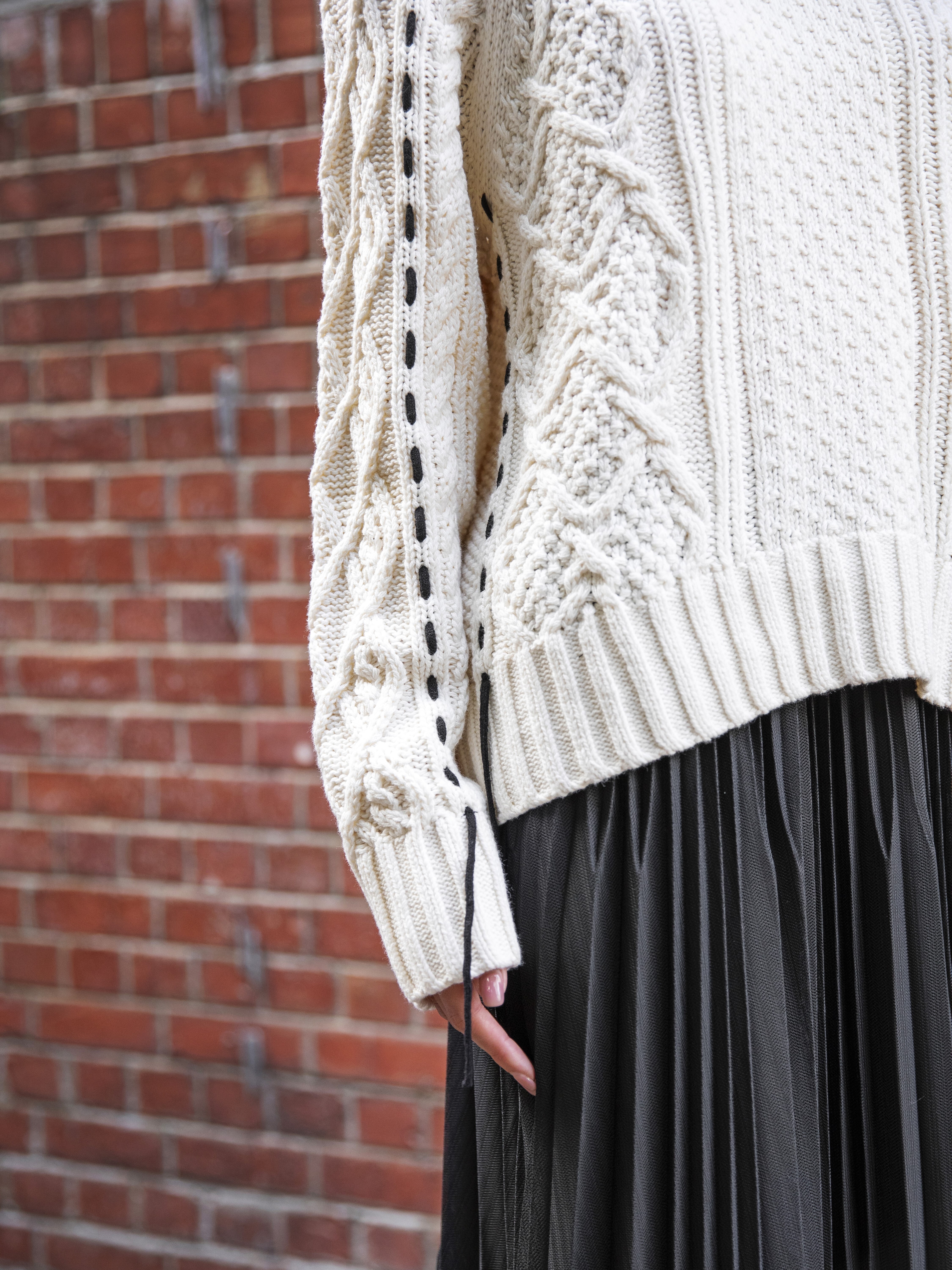 Contrast Stitch Detail Sweater - 25WDT310X