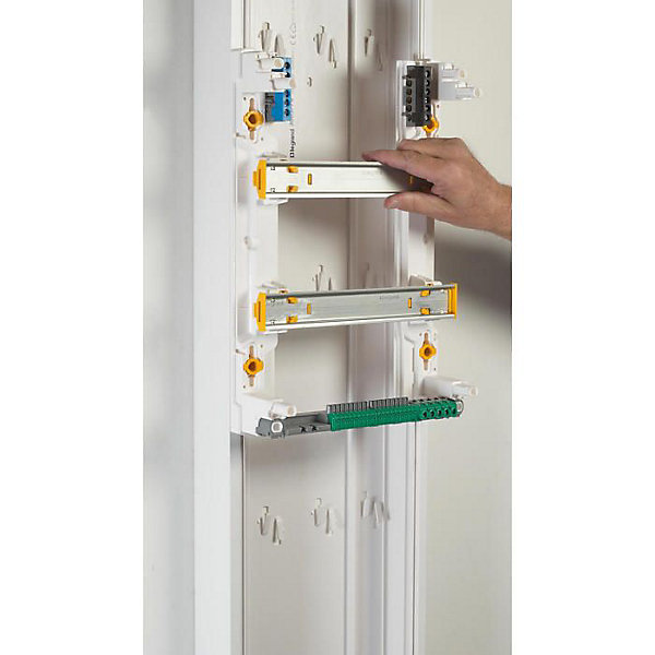 Coffret nu 26 modules 2 rangées Legrand Drivia