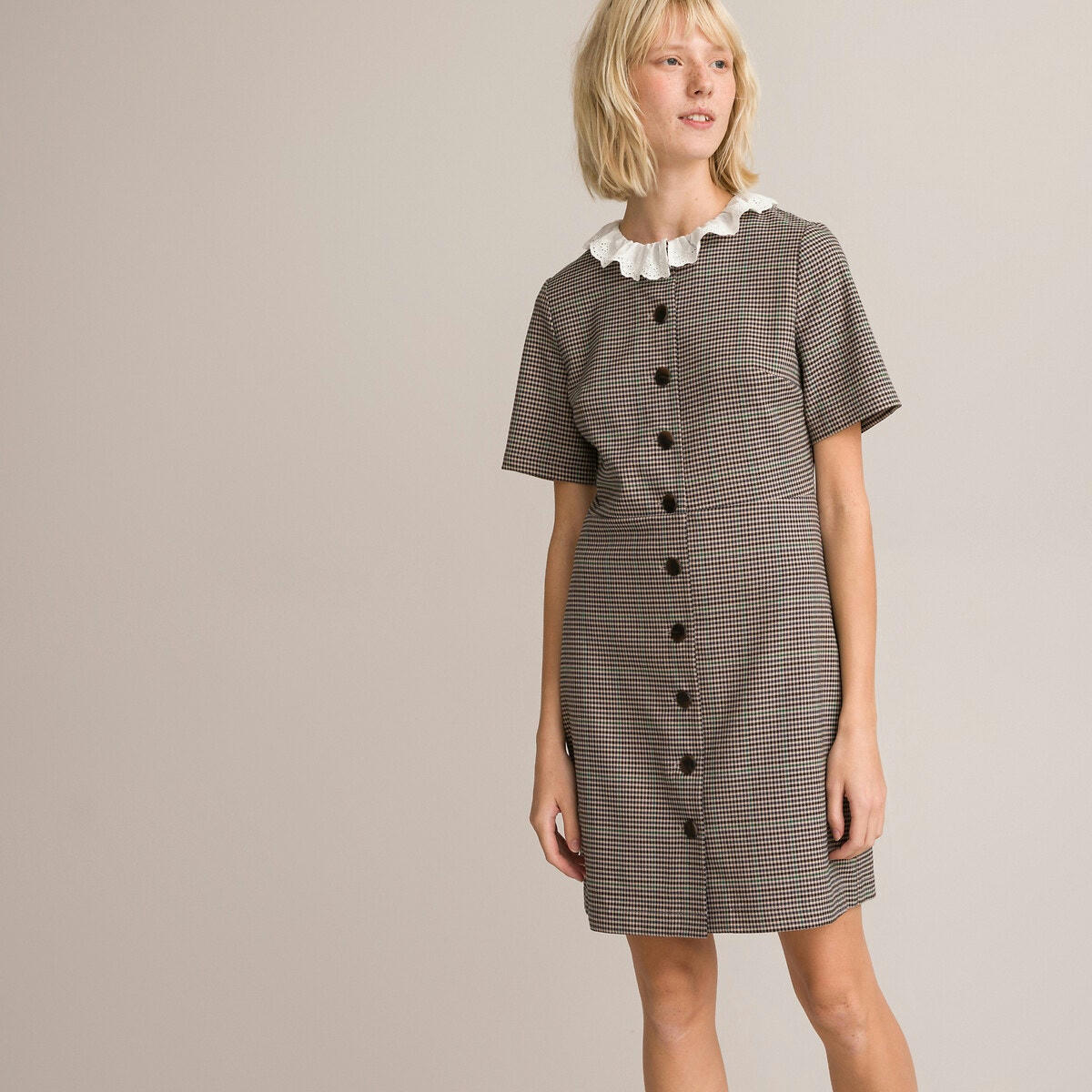 Robe courte à carreaux, col volanté
