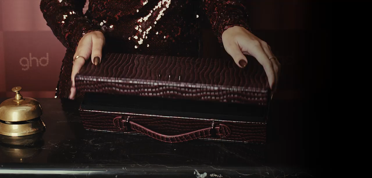 NEW GHD GOLD HAIR STRAIGHTENER IN CHERRY CHIC (WORTH £259)