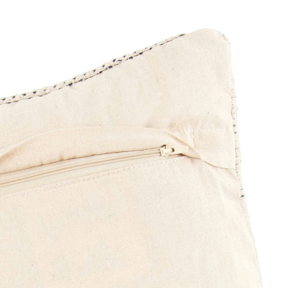 LACRAU - Housse de coussin tuftée écrue, bleue, beige et caramel 40x40