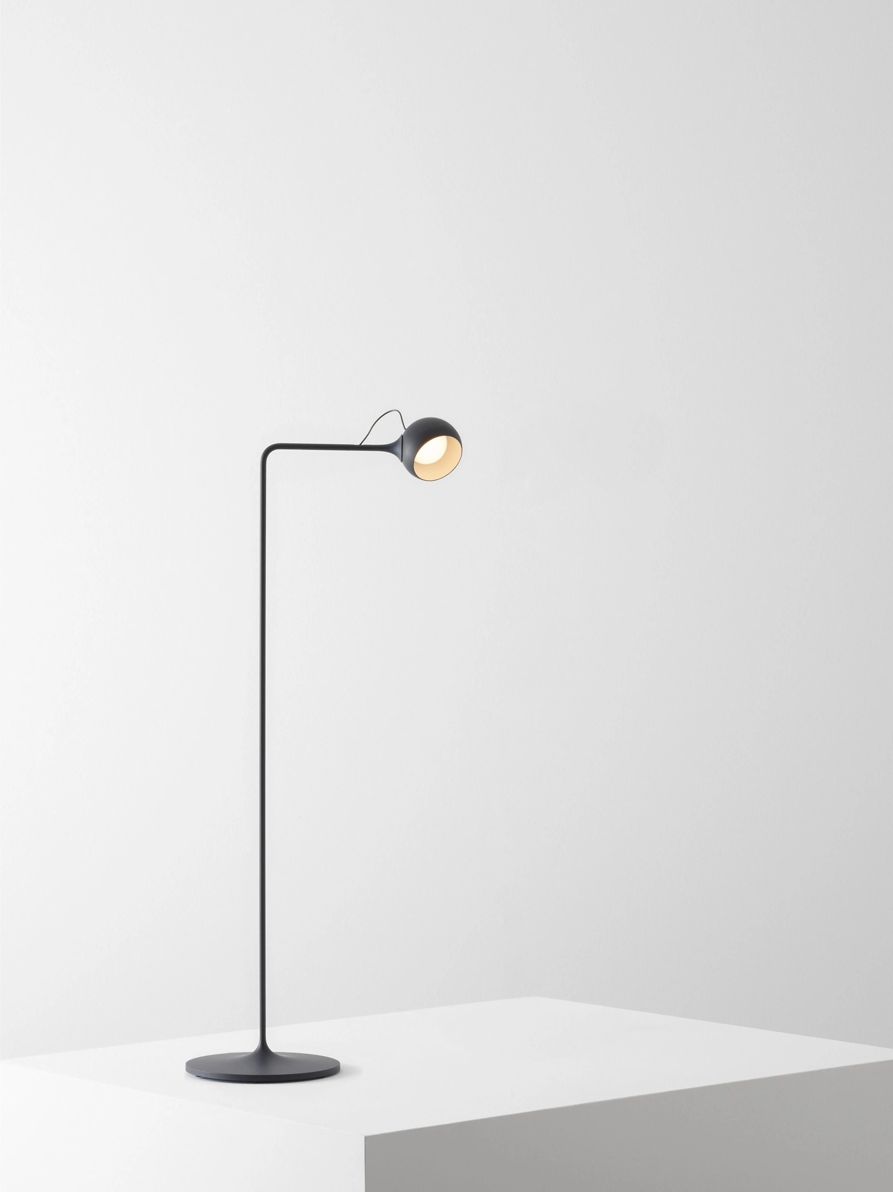 Kleine verstellbare LED-Leselampe Ixa, dimmbar