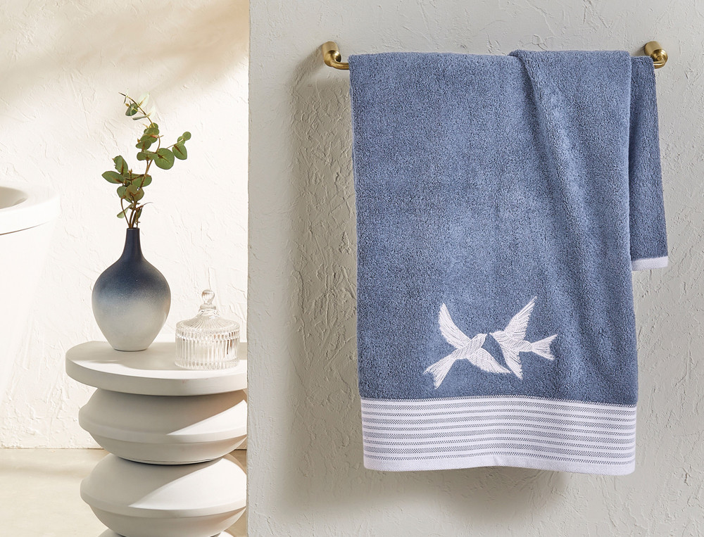 Linge de bain brodéÀ tire d'aile