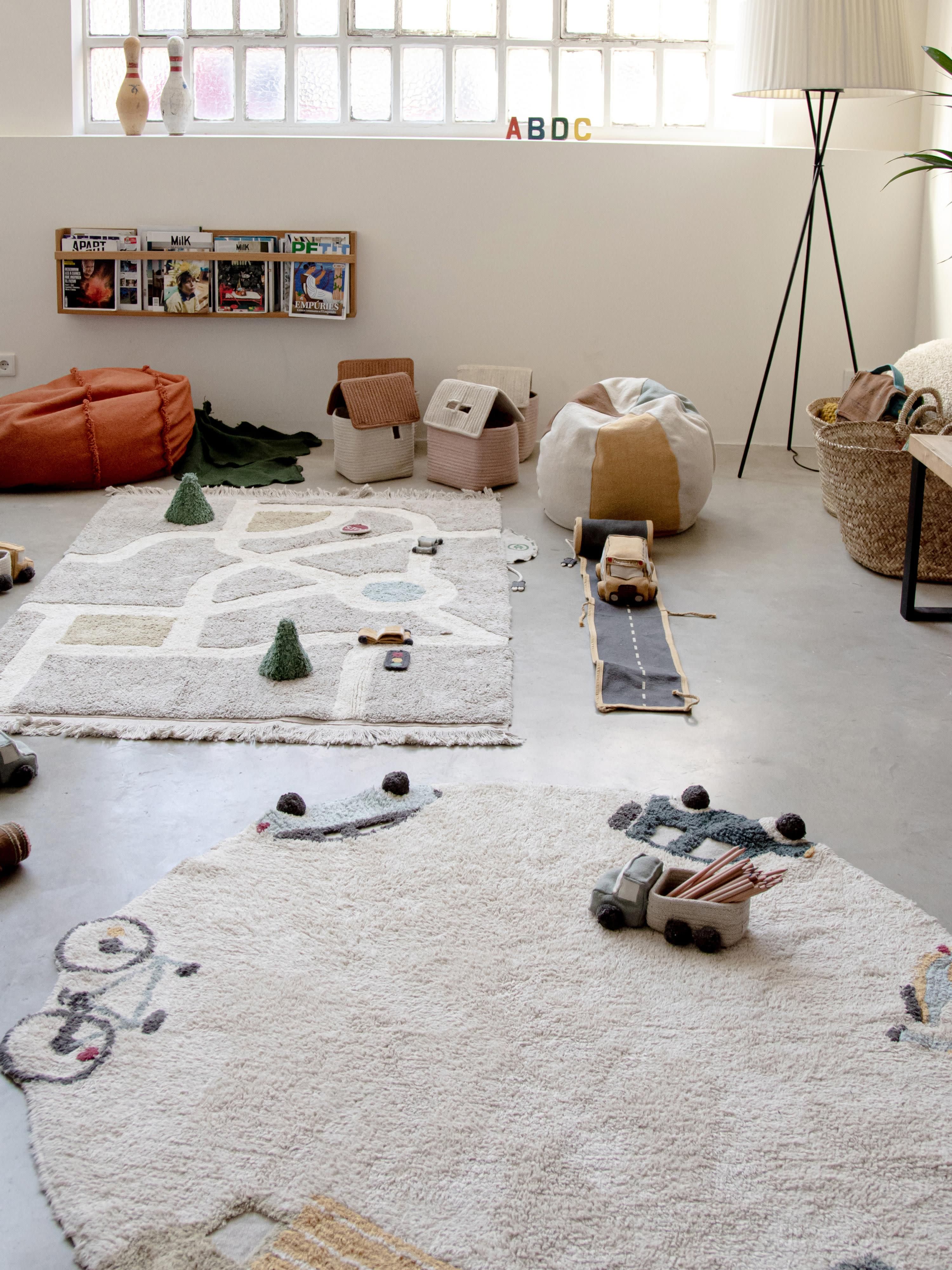 Handgetufteter runder Kinderteppich Wheels mit Hoch-Tief-Effekt, waschbar