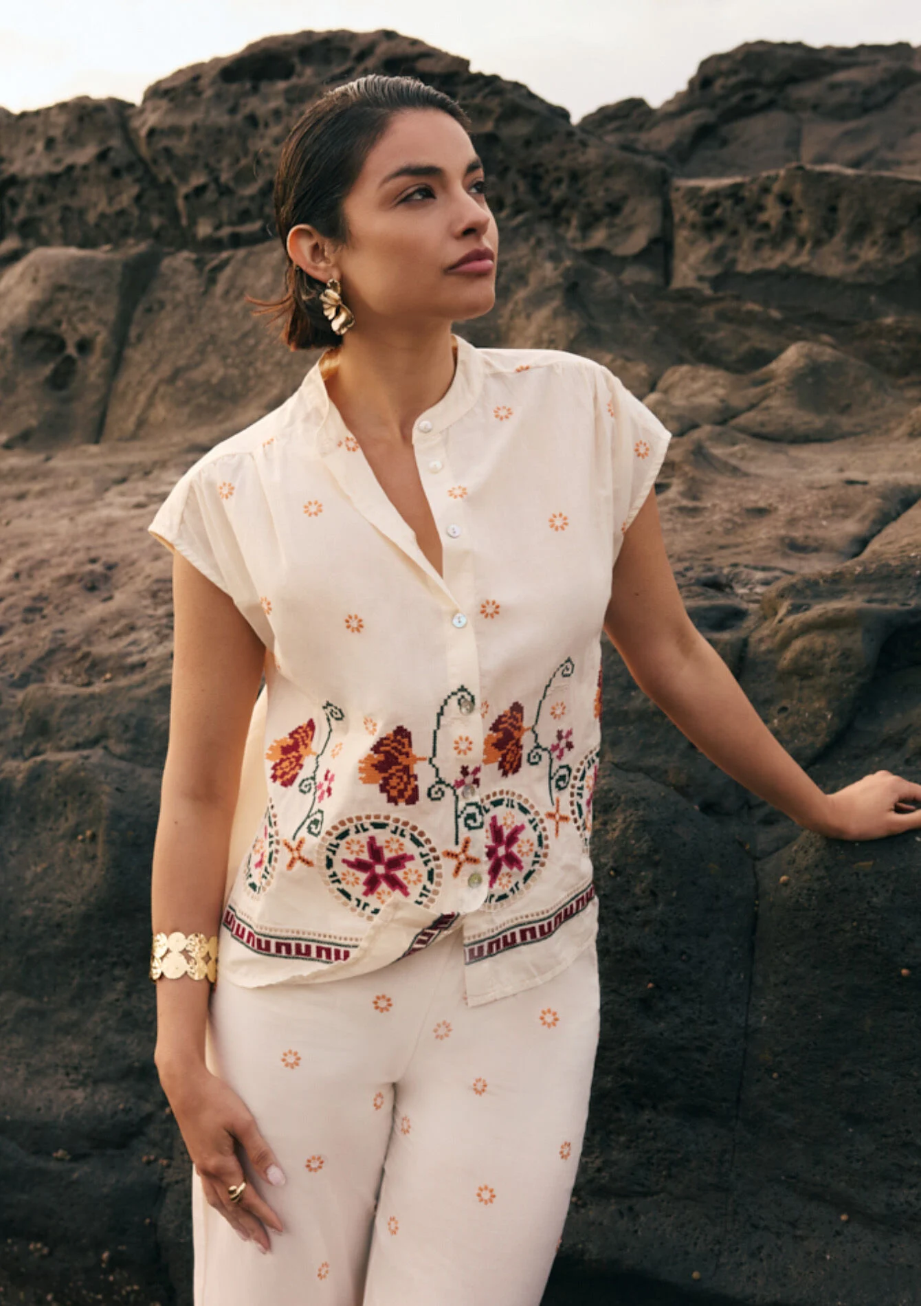 Geborduurde blouse met korte mouwen