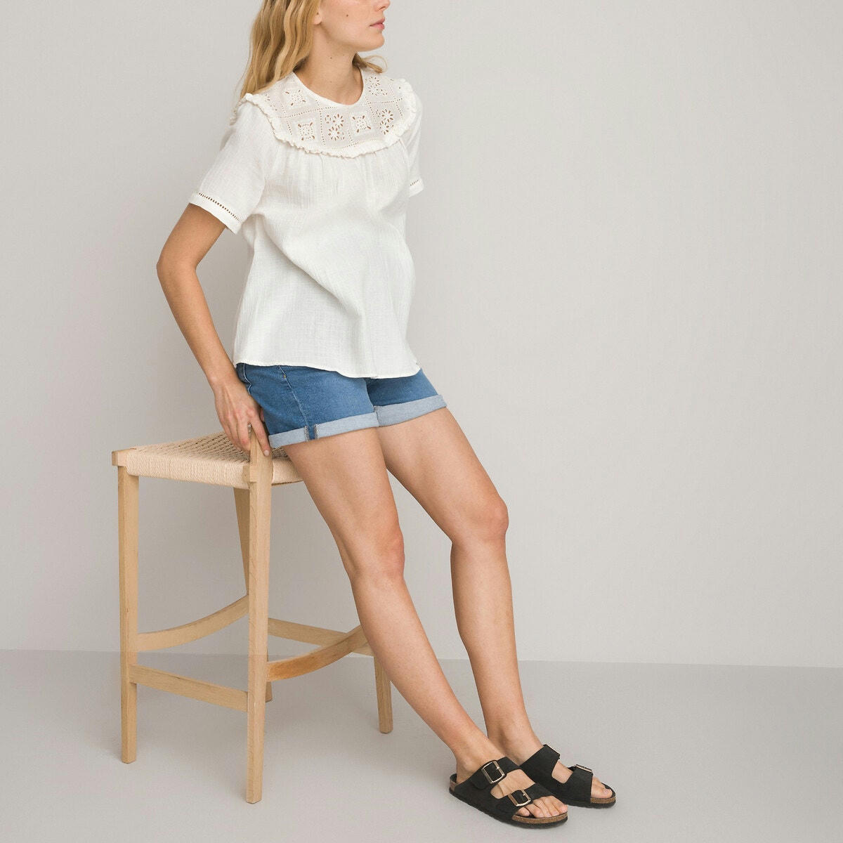 Blouse de grossesse, avec plastron brodé