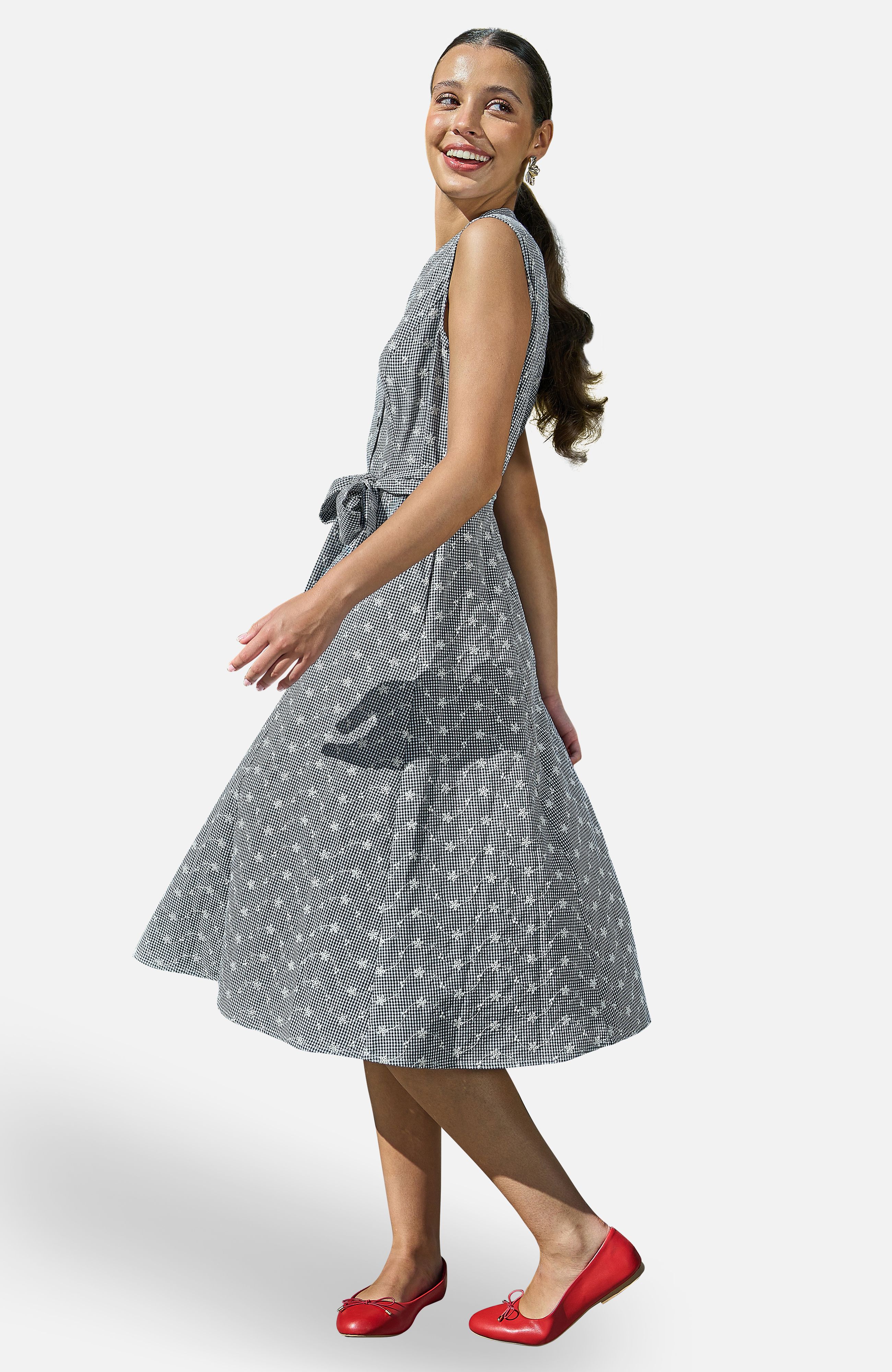 Yumi Broderie Anglaise Embroidered Sleeveless Shirt Dress