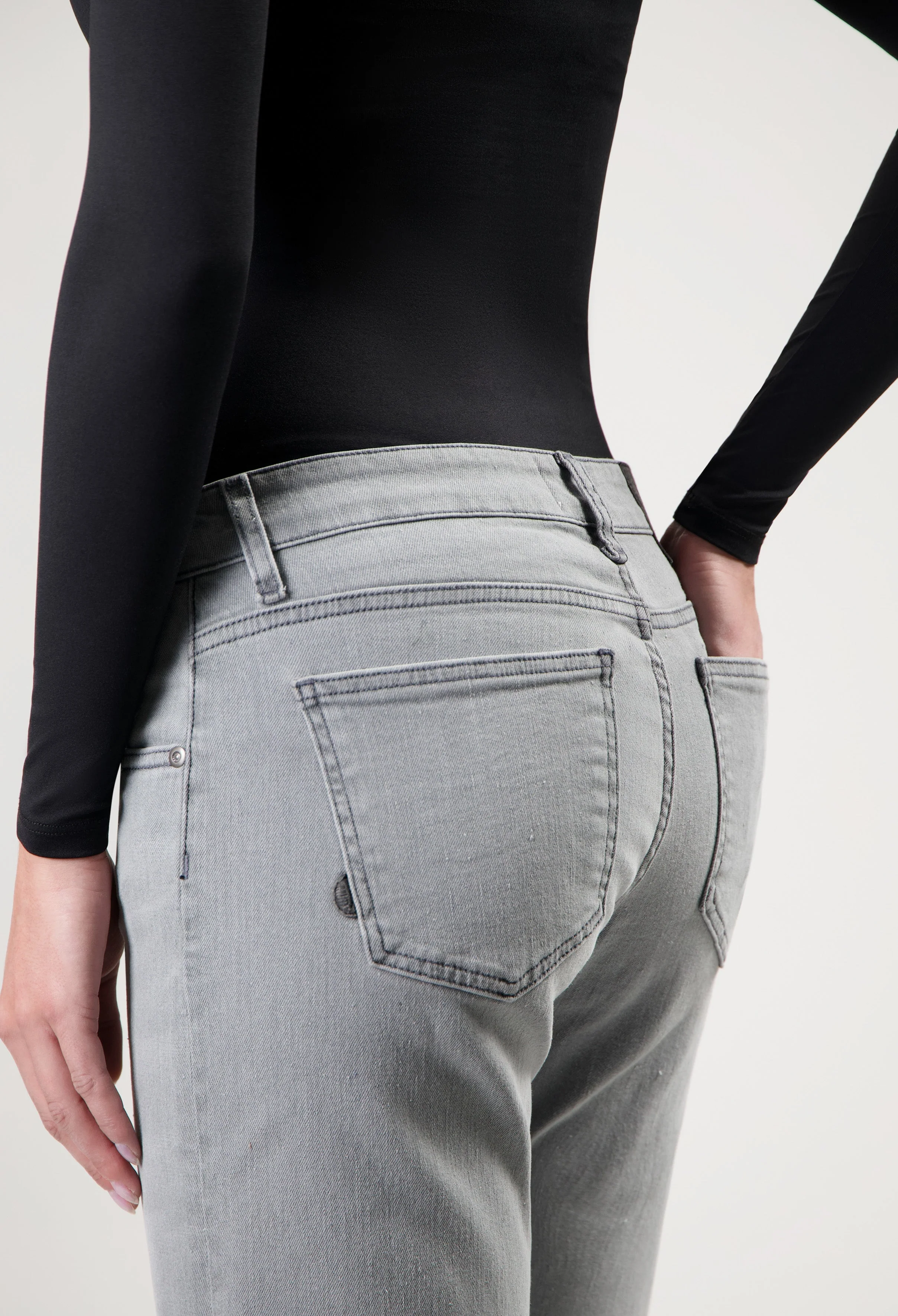 Carry Mid Straight - Light Grey
