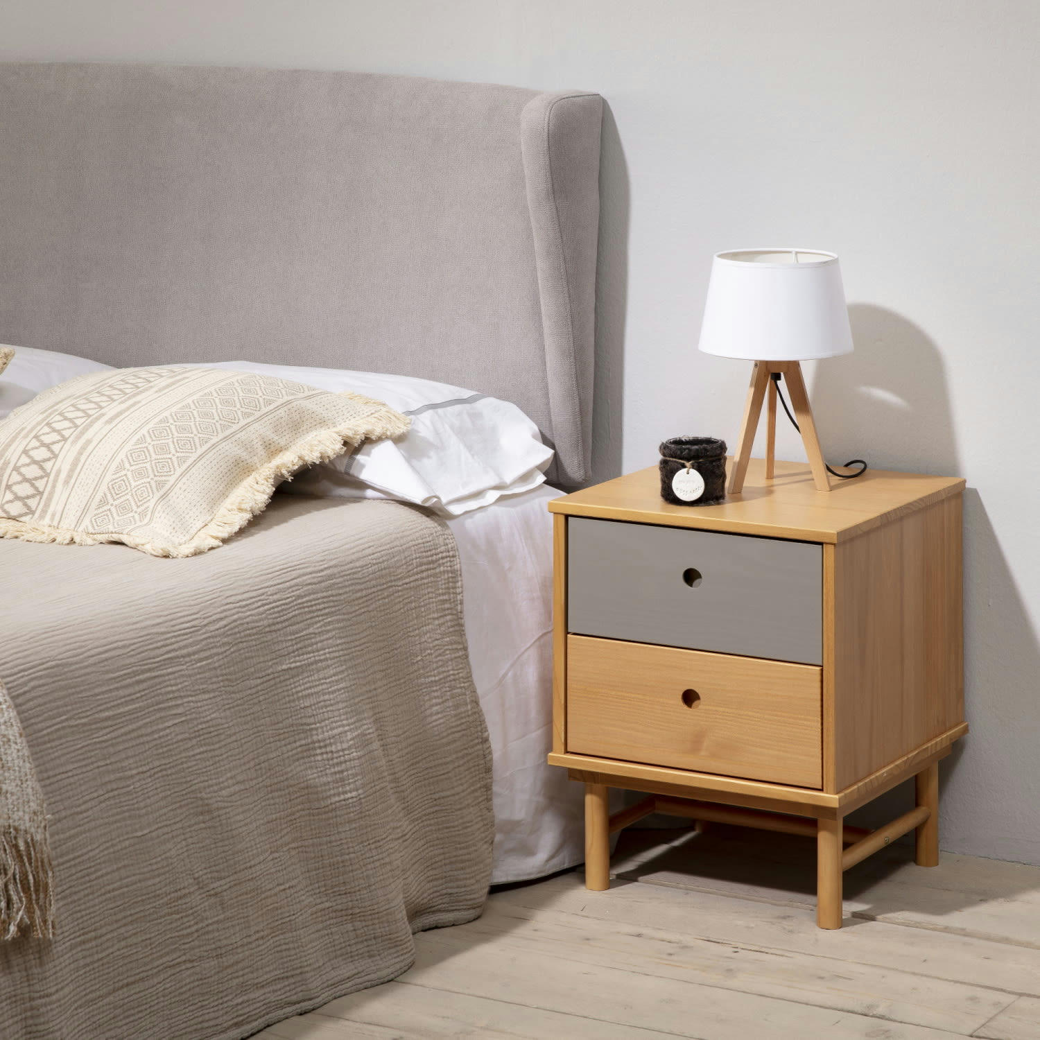 MAGNUS - Table de chevet 2 tiroirs couleur bois et gris, bois massif