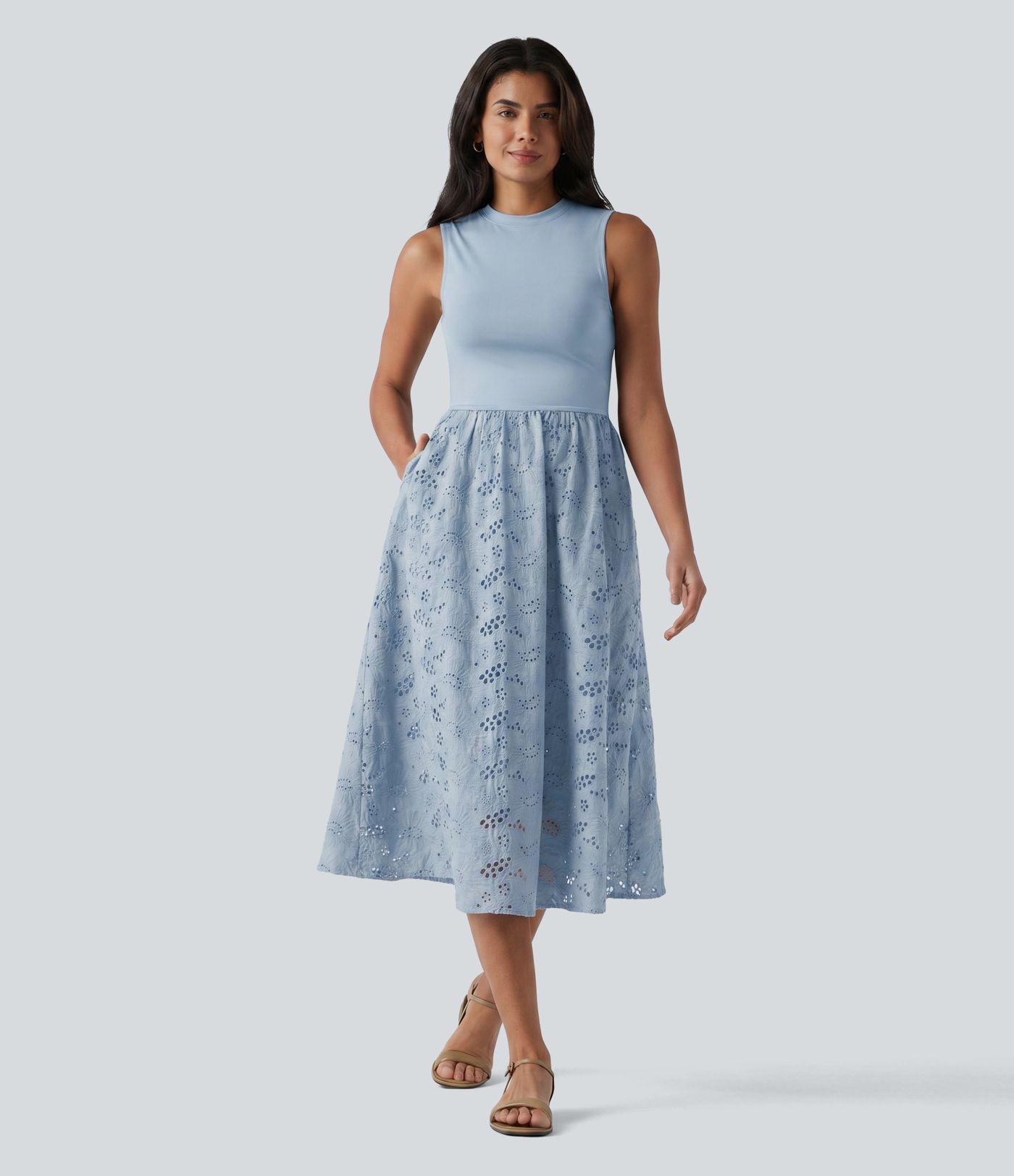 Robe midi de villégiature sans manches col rond à broderie anglaise, avec poches