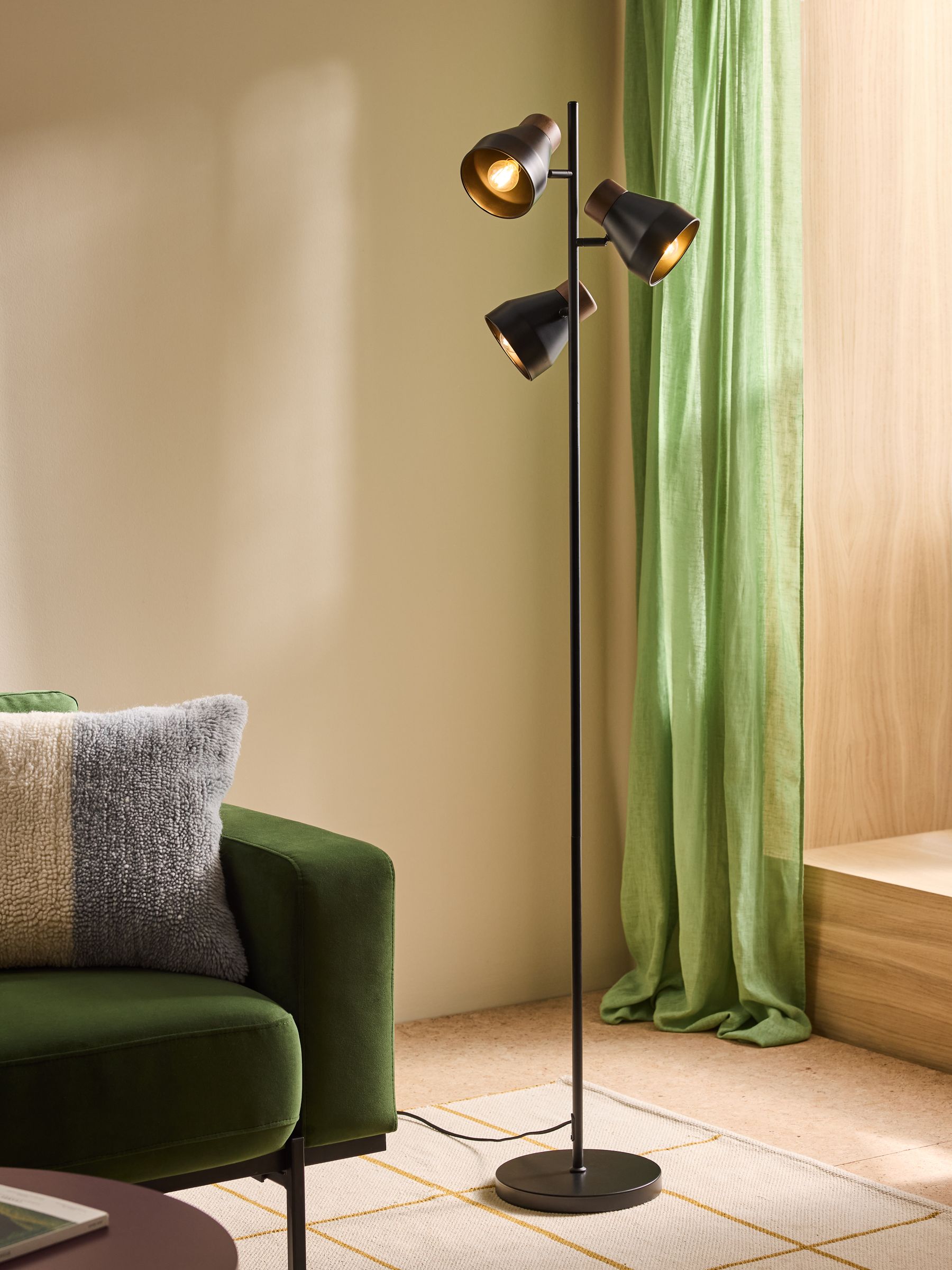 Albert Floor Lamp in Black