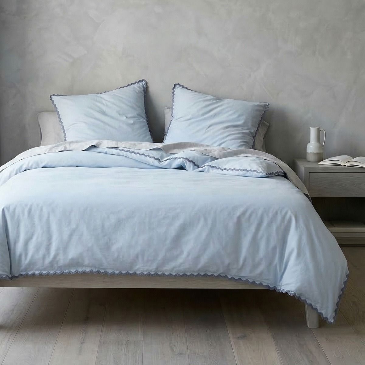 Pościel VELA bawełniana z ozdobną lamówką niebieska 220x200   2*70x80 cm