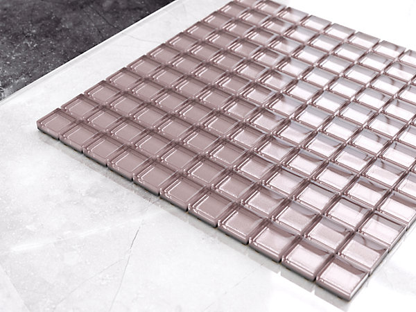 Mosaïque en verre sur filet pour salle de bain ou cuisine 30 cm x 30 cm - Pink velvet