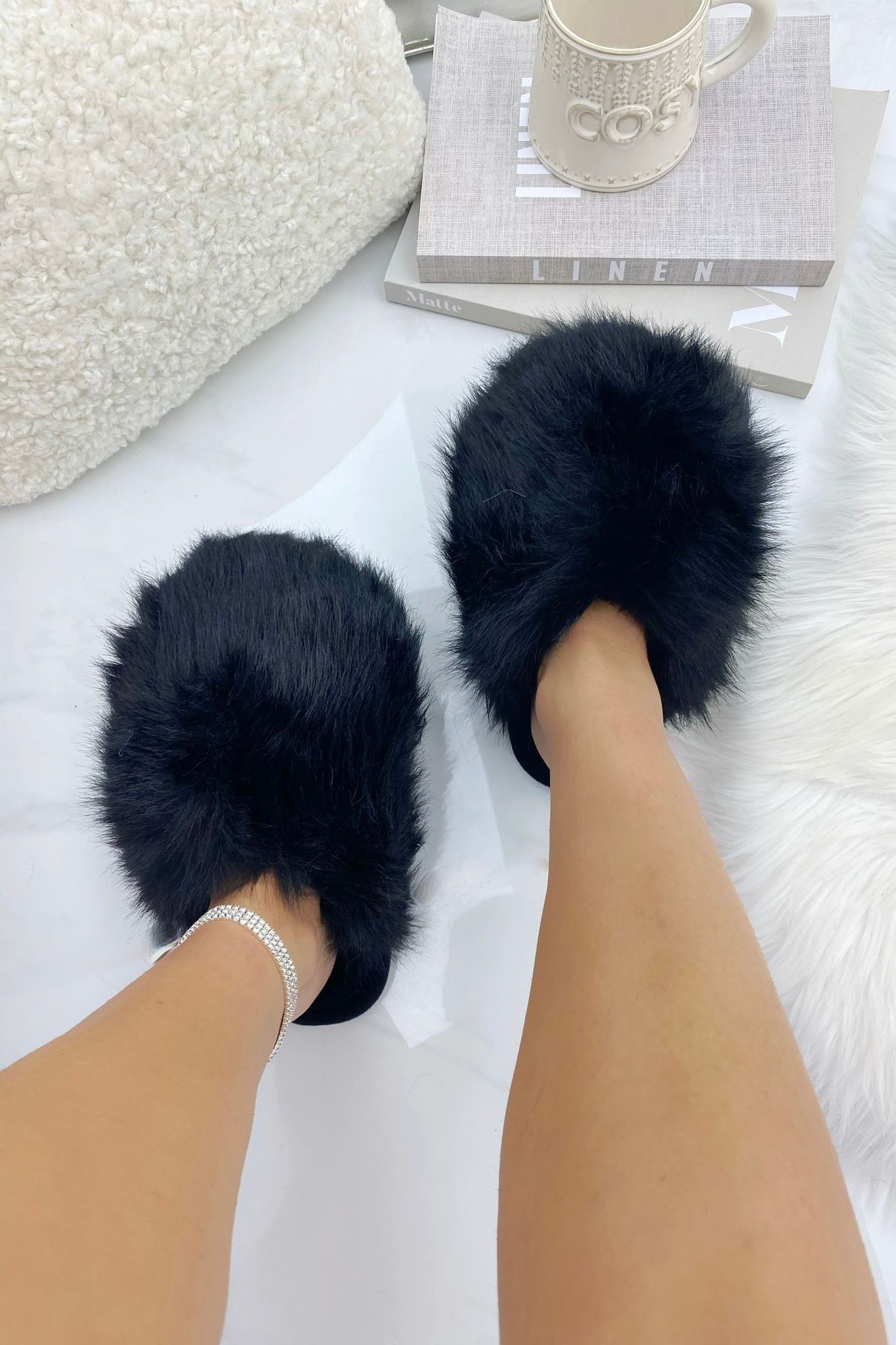 Love Lemonade Ultimate Cosy Fluffy Slippers