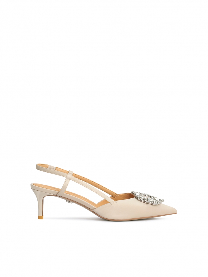 Ladies’ luxurious wedding day pumps on a low heel