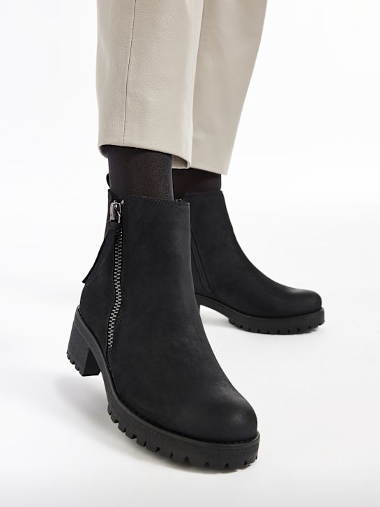 Classic ankle boot