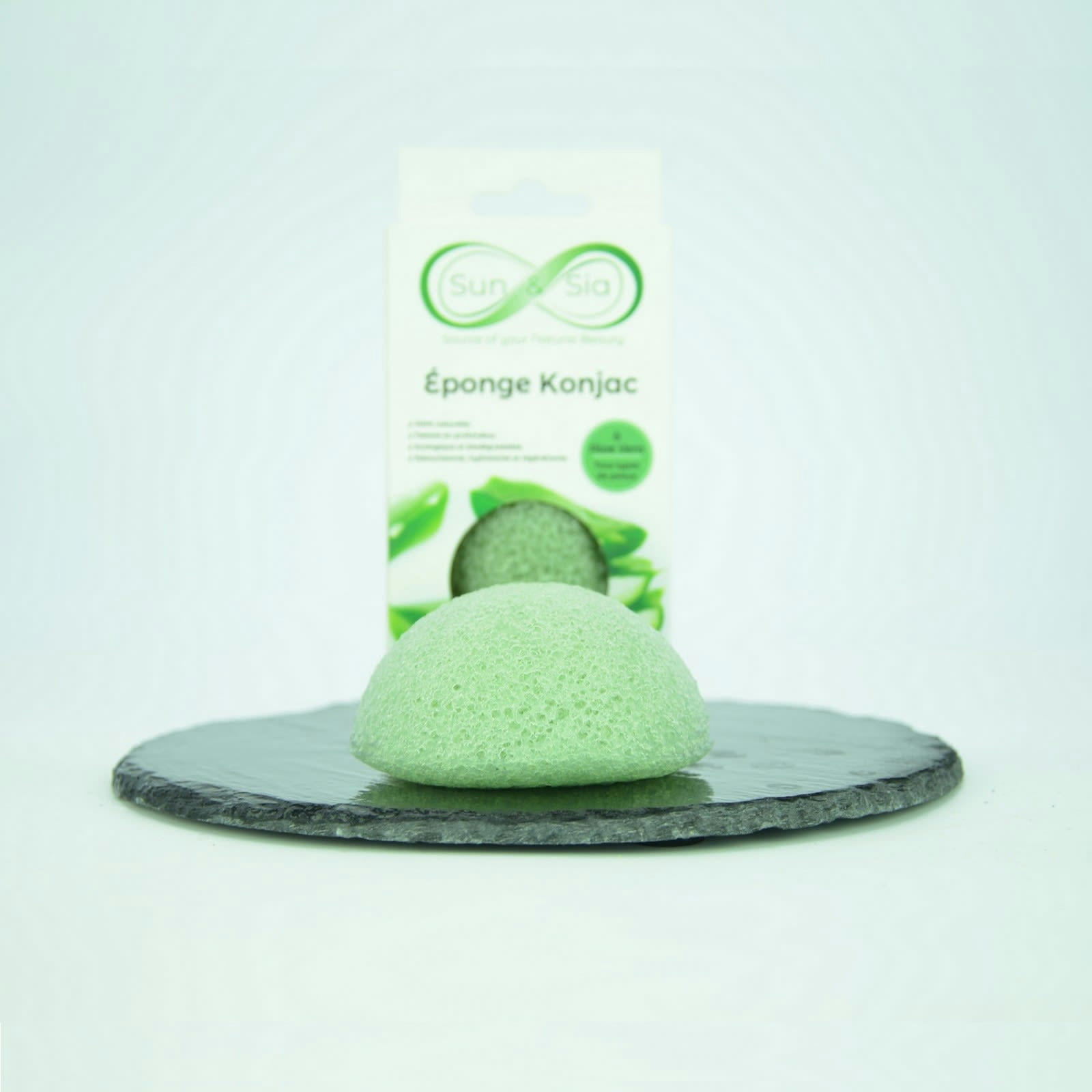- Éponge Konjac 100% Naturelle Enrichie à l'Aloe Vera forme Demi-lune