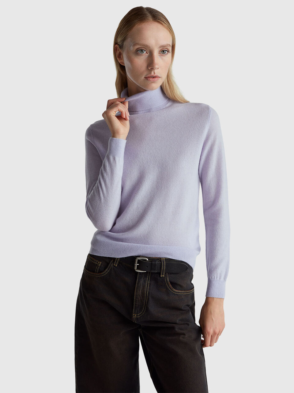 Lilac turtleneck sweater in pure Merino wool