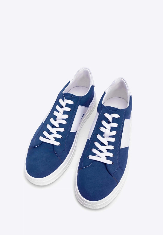 Męskie sneakersy z kontrastową podeszwą granatowe