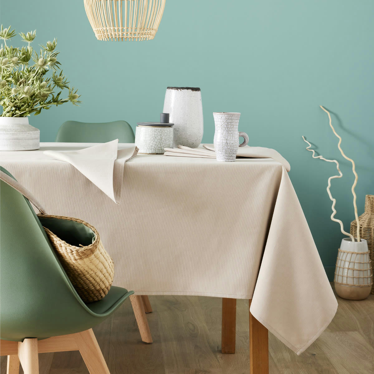 CAMBRAI - Nappe en coton traitee teflon vert sarazin 180x180