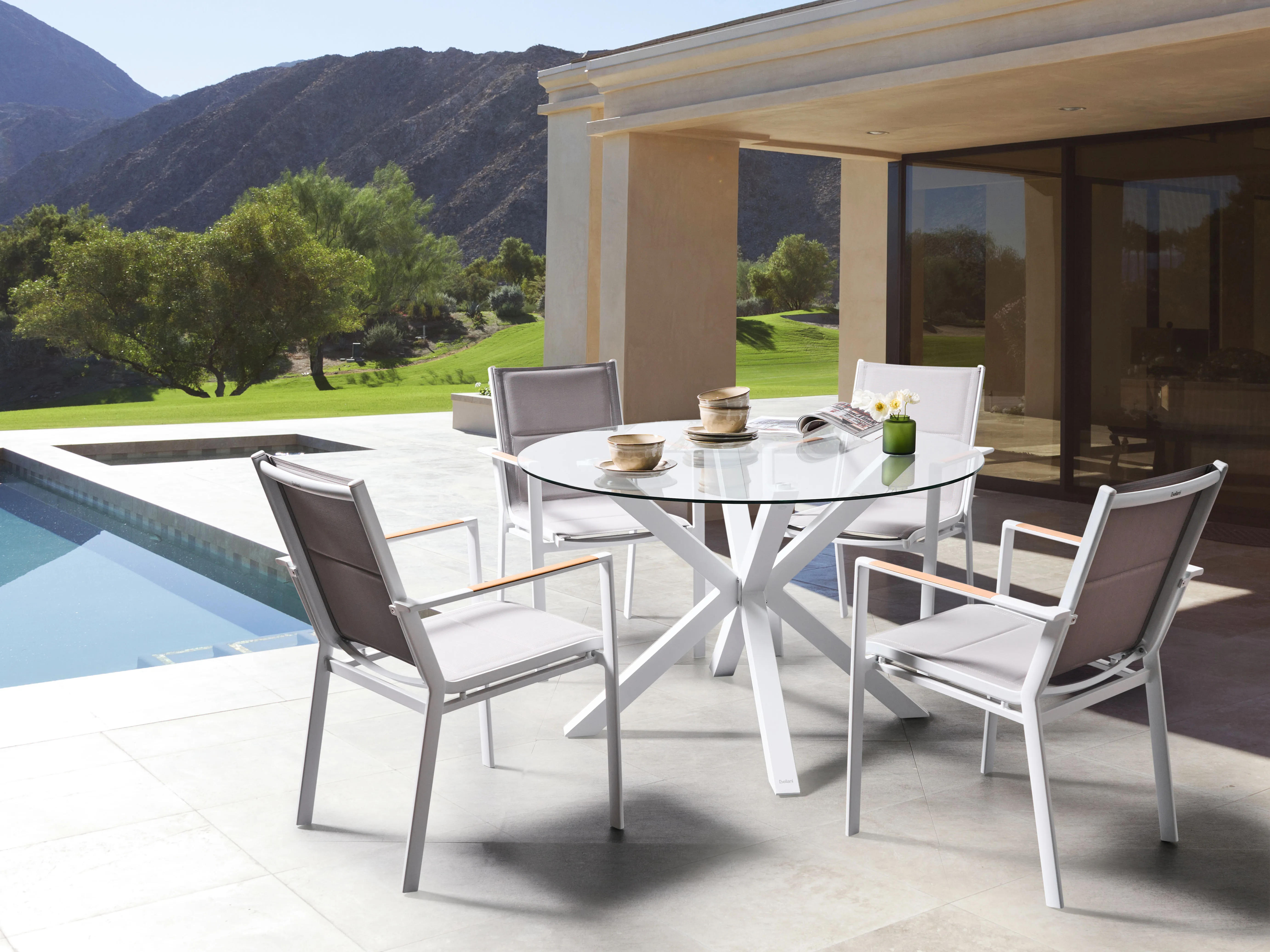 Garden Dining Table MALETTO 120 cm 120 cm Glass White