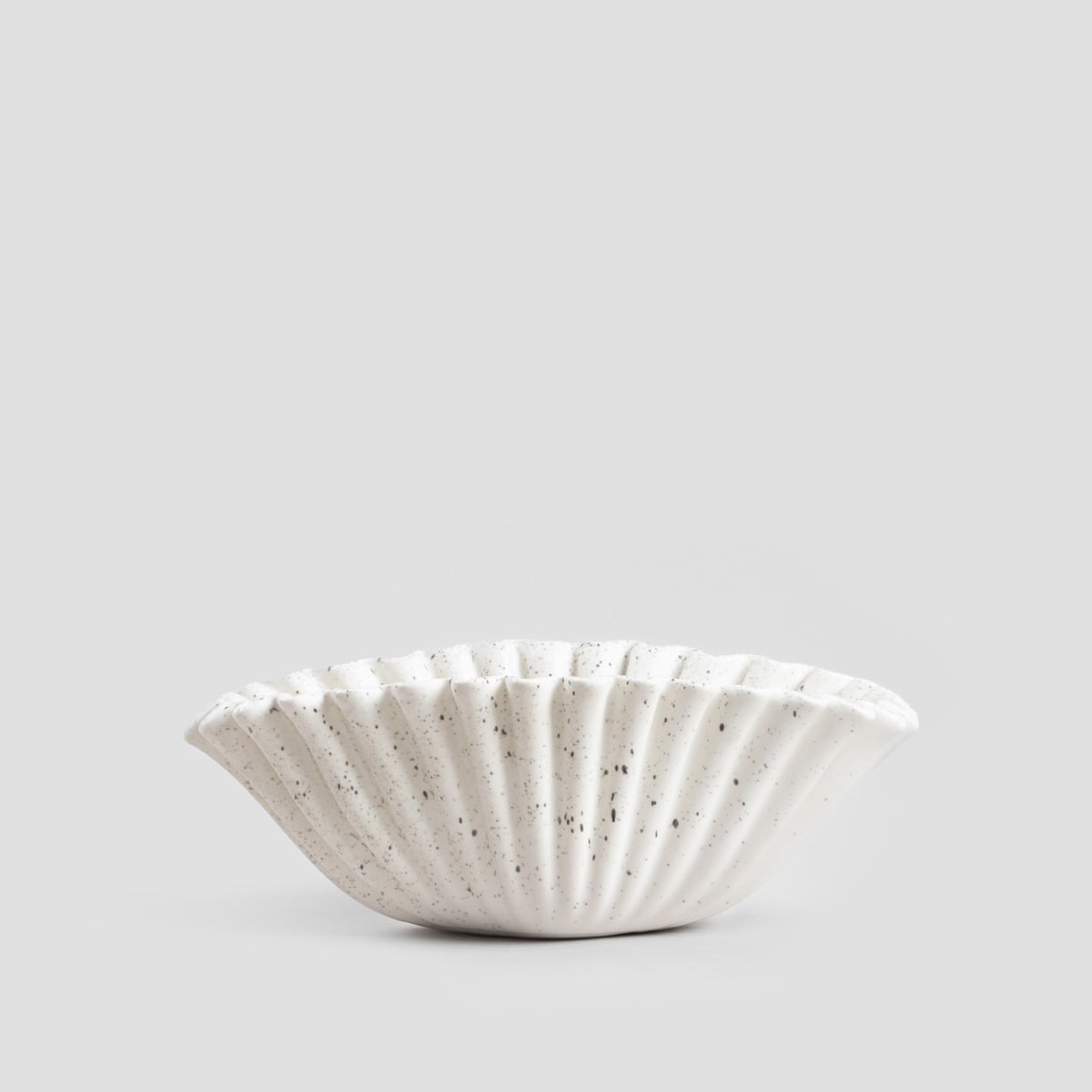Misa dekoracyjna EVANIA ceramiczna biała 23x14x8,8 cm