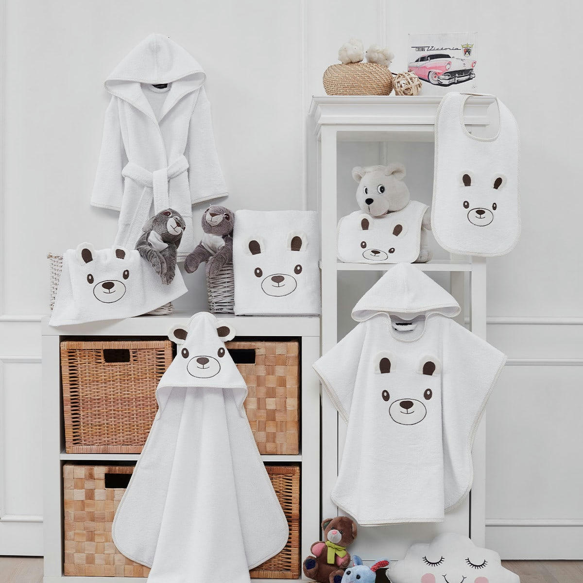 BOBBY L'OURS - Cape de bain bébé  blanc  75x75 cm