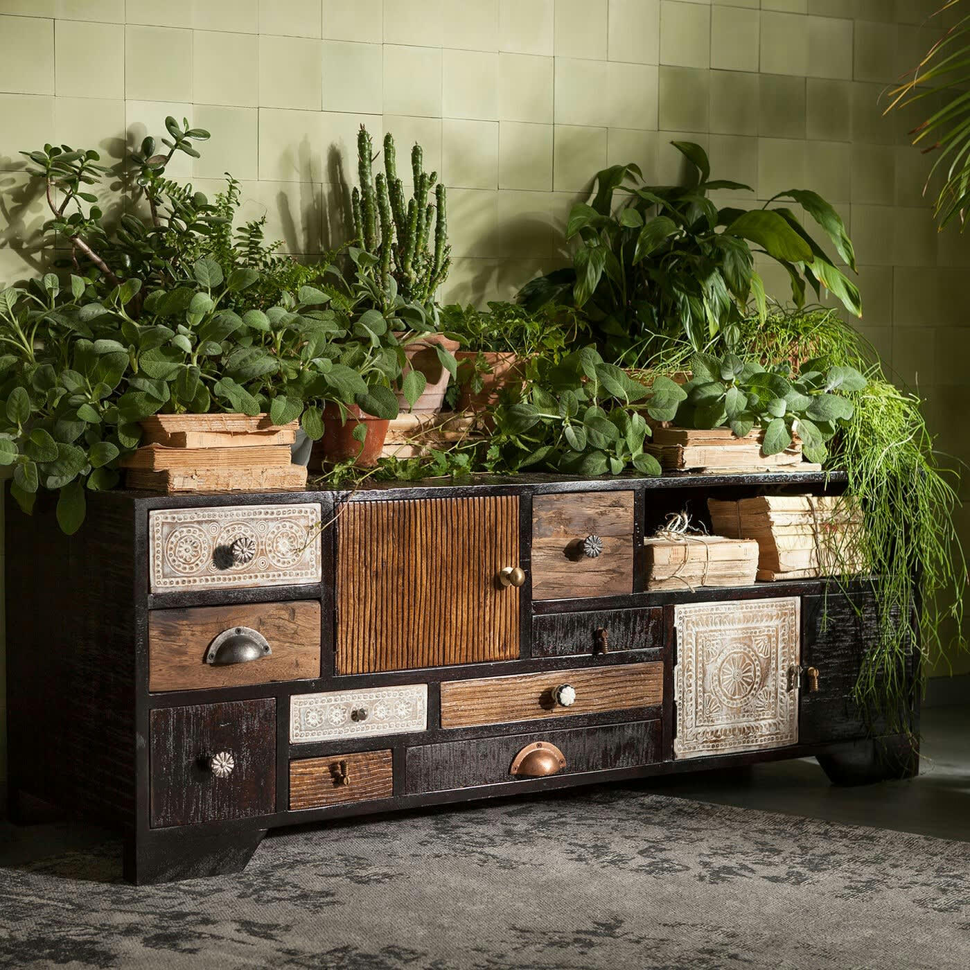 FINCA - Meuble TV 9 tiroirs 3 portes en manguier massif