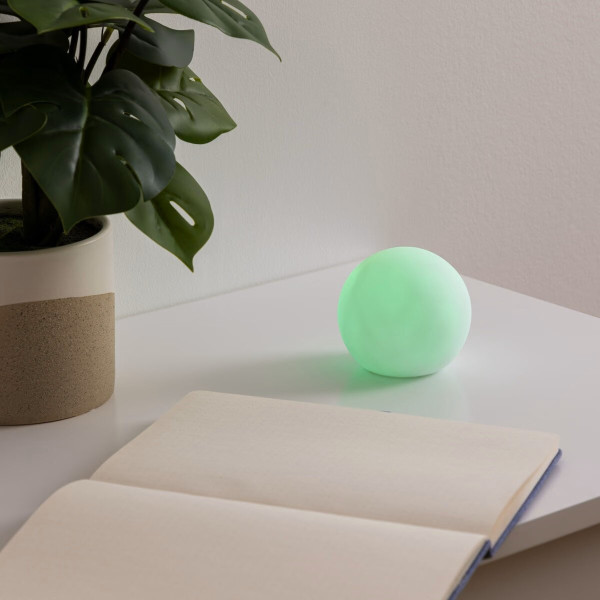 LAMPKA LED Kula wielokolorowa na baterie 7,8 cm średnicy