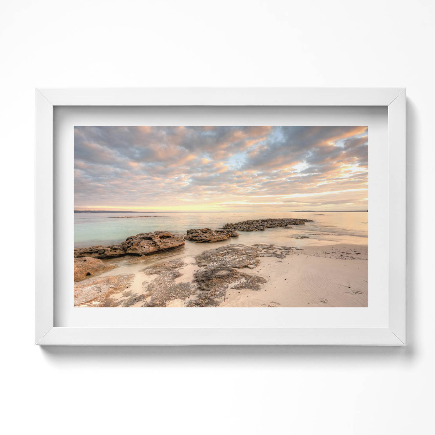 Obraz w białej ramie, Pejzaż plaży moża i nieba 30x20 cm