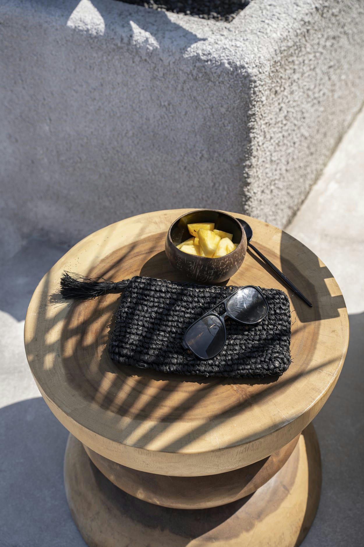 RAFFIA - Pochette en raphia noir