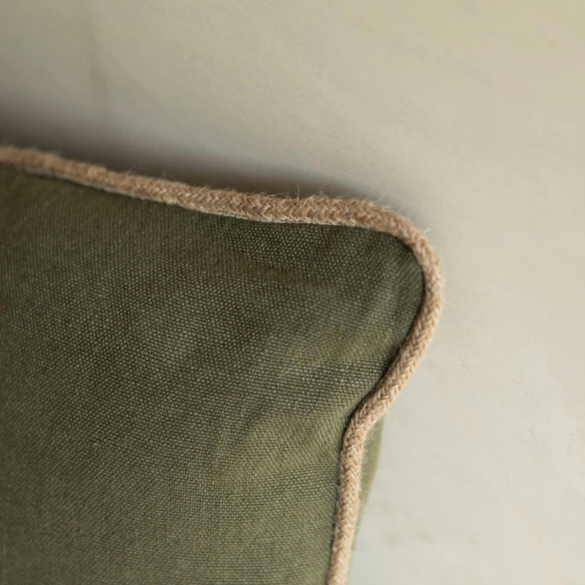 SMALA - Coussin en lin kaki 40x65