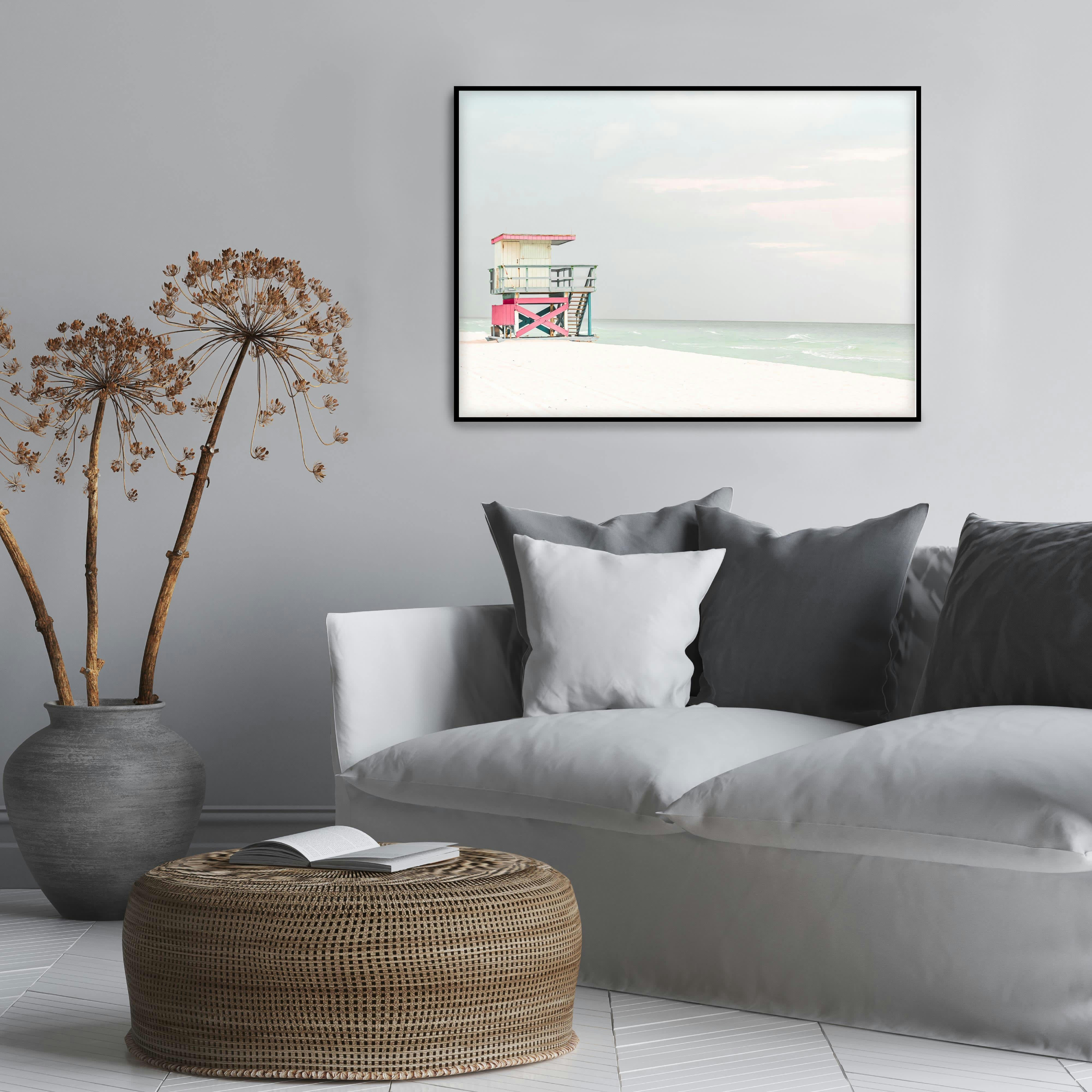 PLAYA - Affiche avec cadre noir - Poste de secours rouge - 50x70