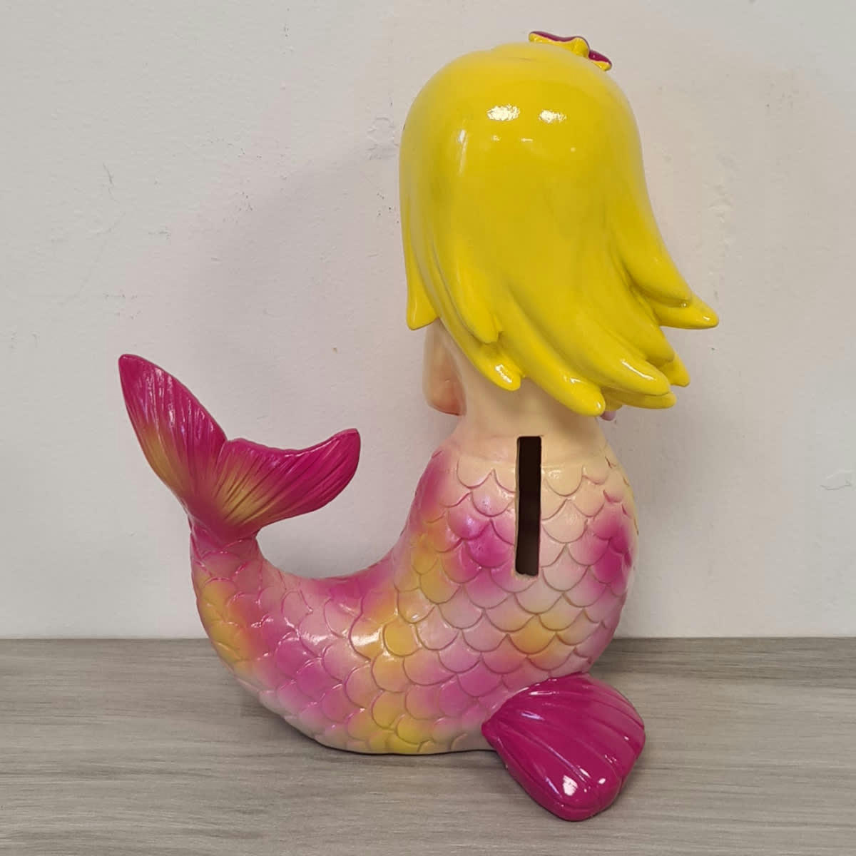 - Tirelire sirène rose