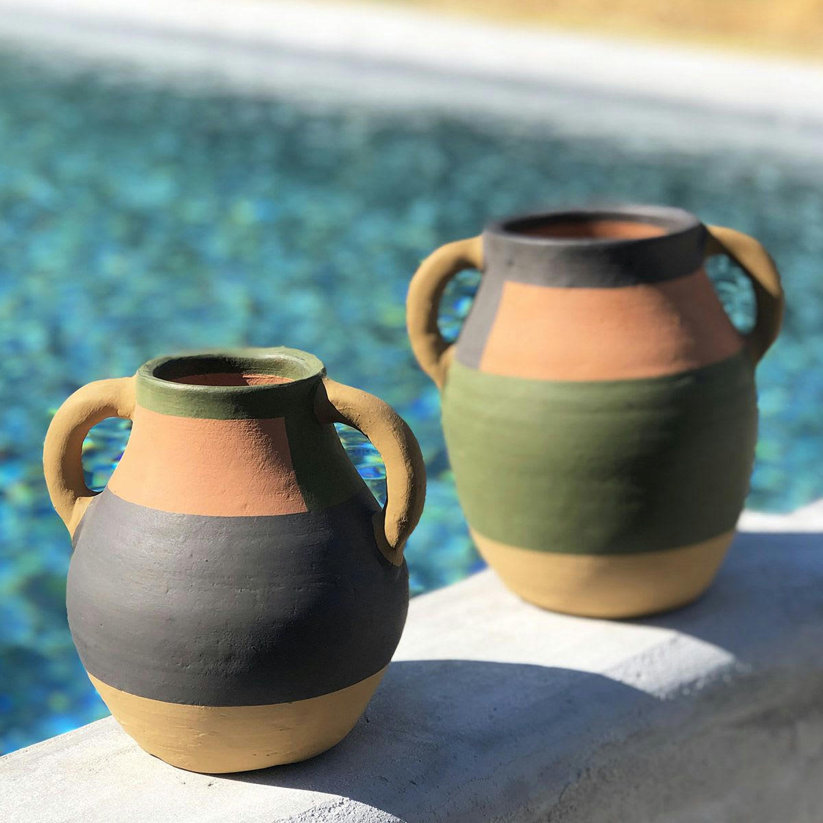 - Set de 2 vases en terre cuite