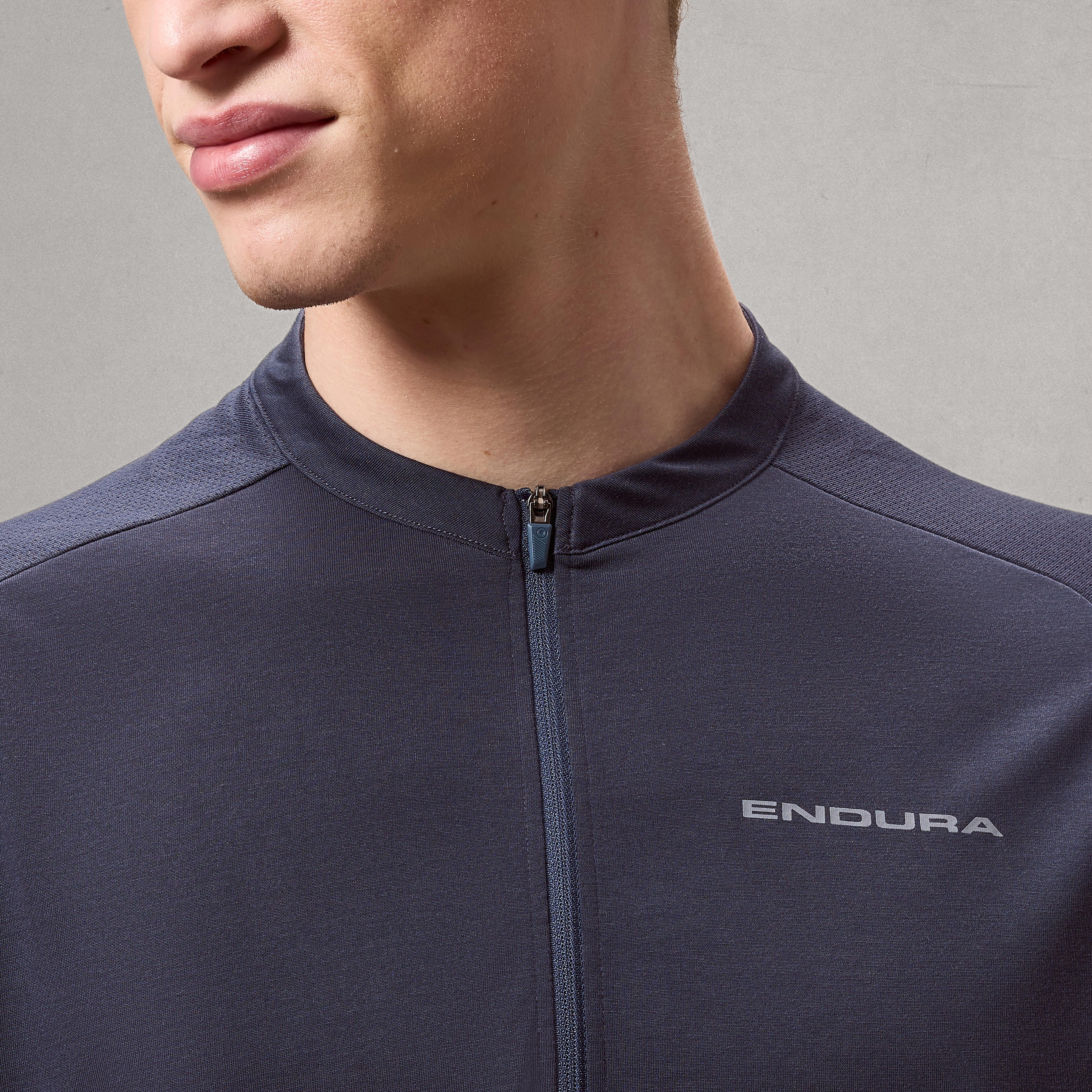 Men's Loop S/S Zipped Jersey - Carbon Grey
