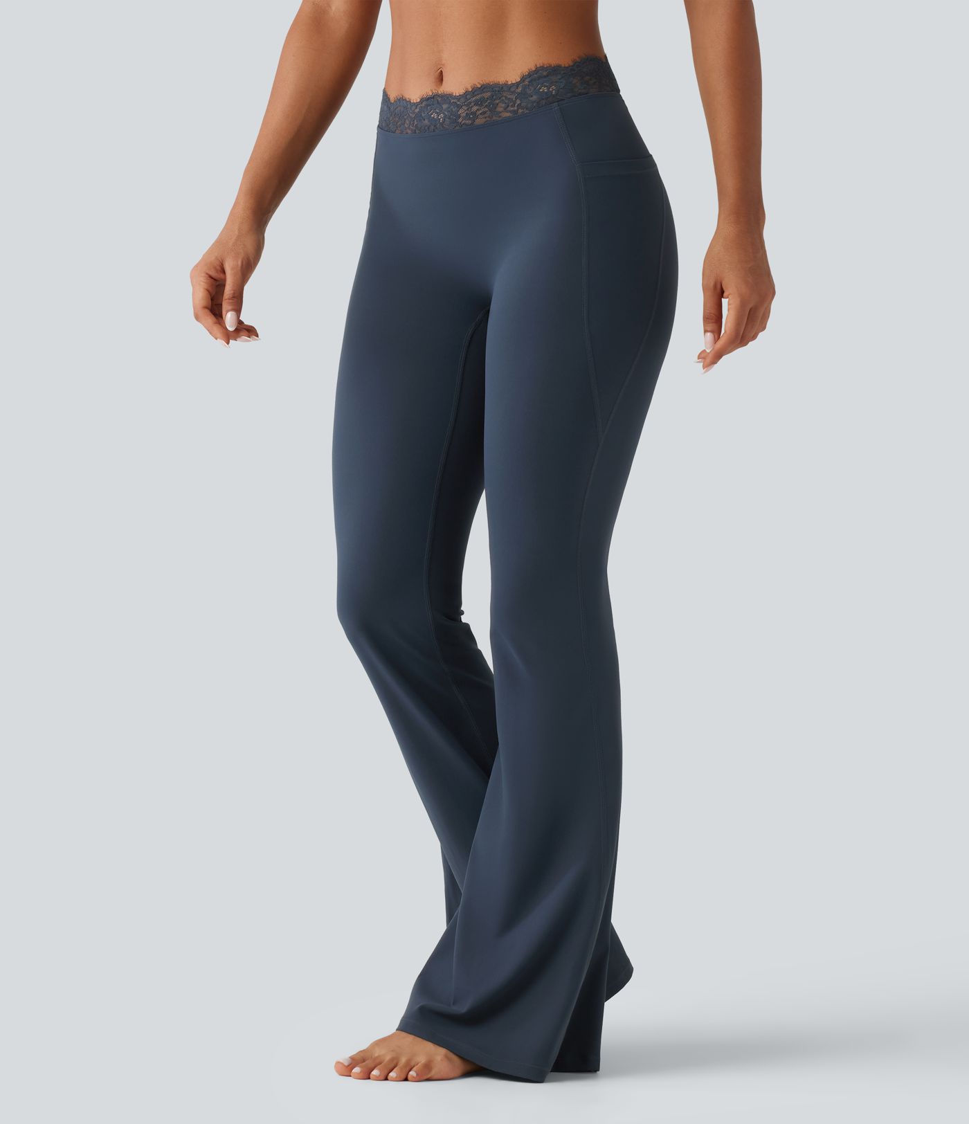 Legging de yoga flare Halara UltraSculpt™ taille mi-haute avec dentelle contrastée, fronces et poches