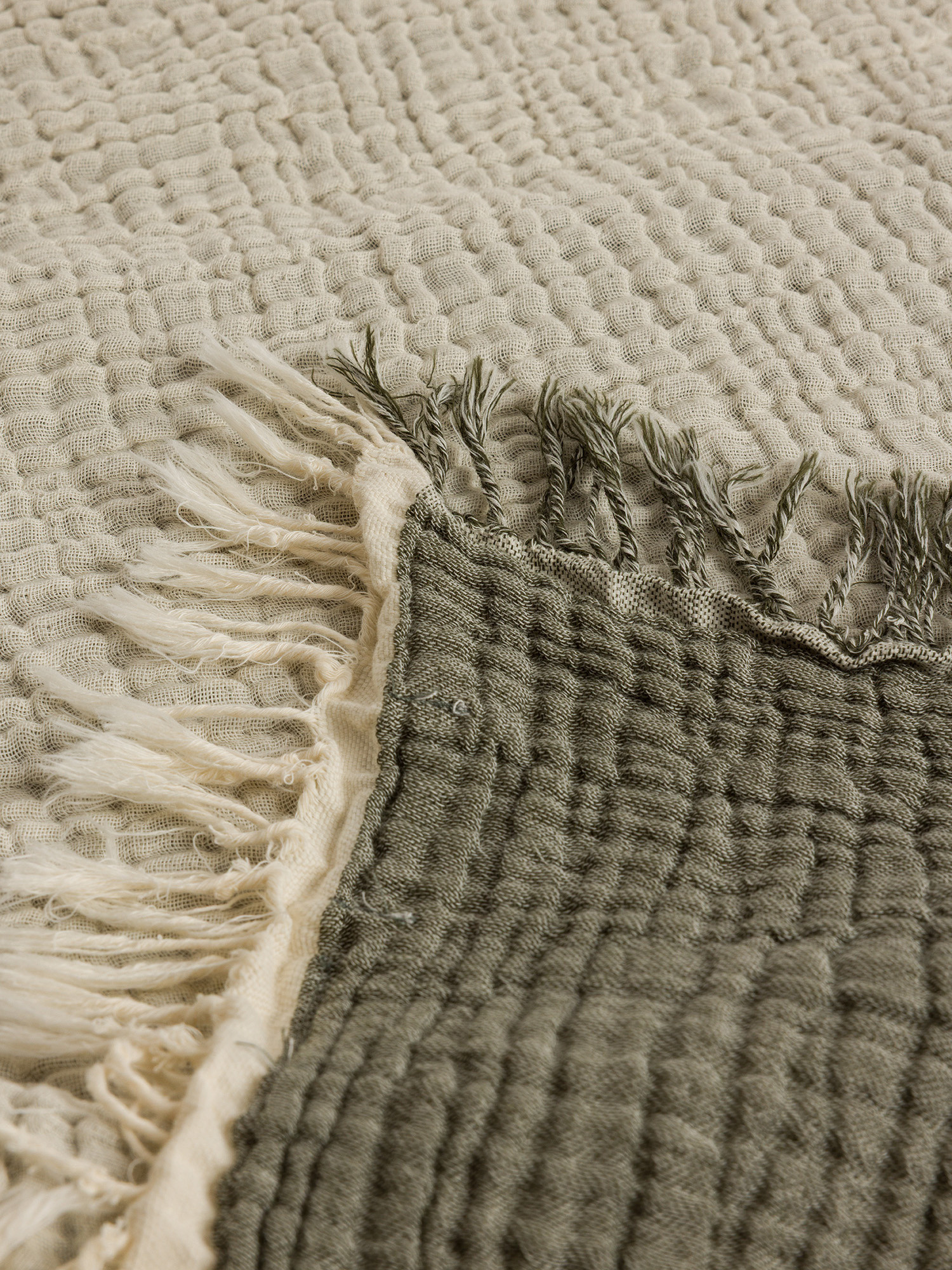 Telo arredo in puro cotone con frange