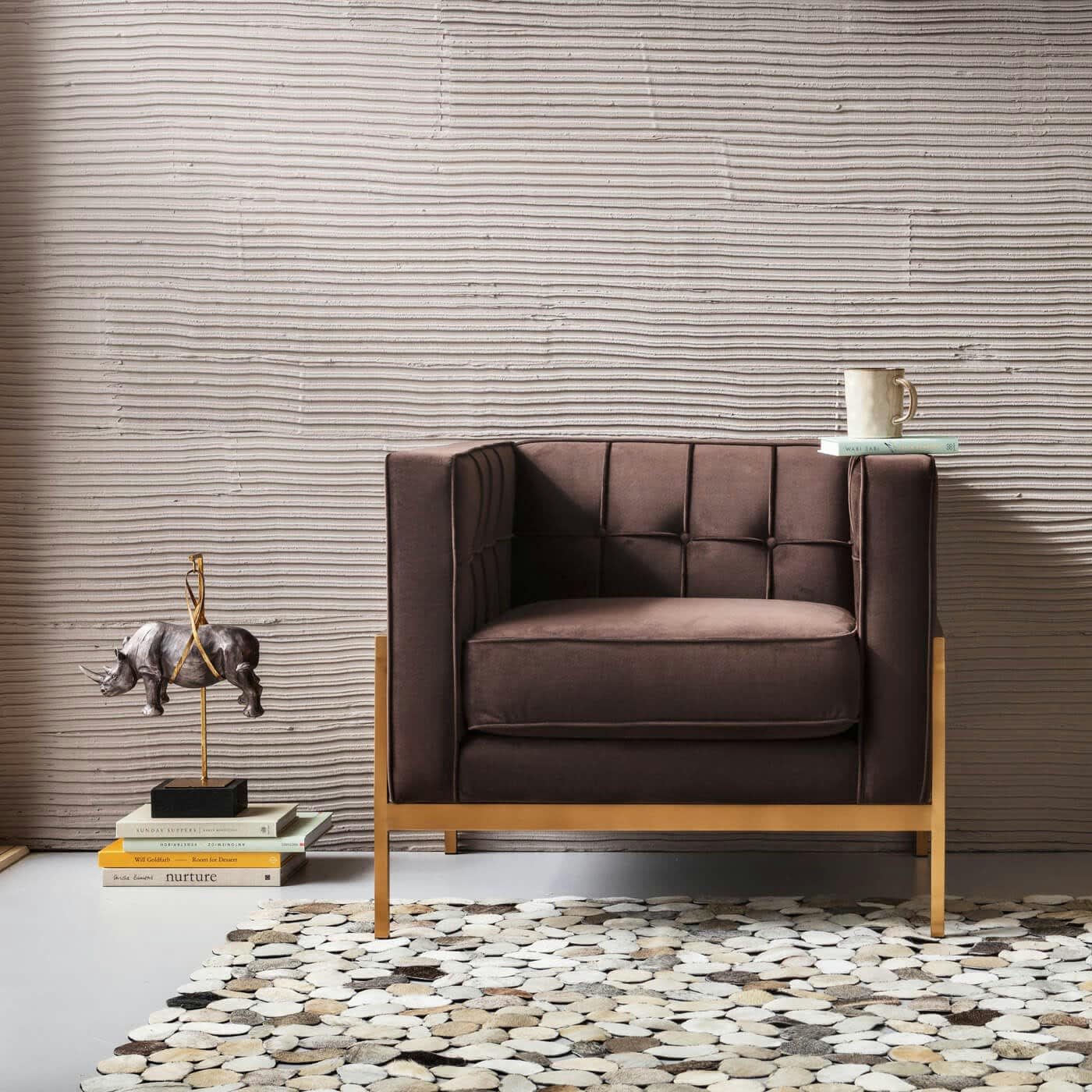 LOFT - Fauteuil en velours marron et acier doré