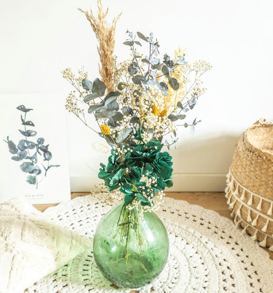 - Bouquet de fleurs séchées pour dame jeanne hortensia vert
