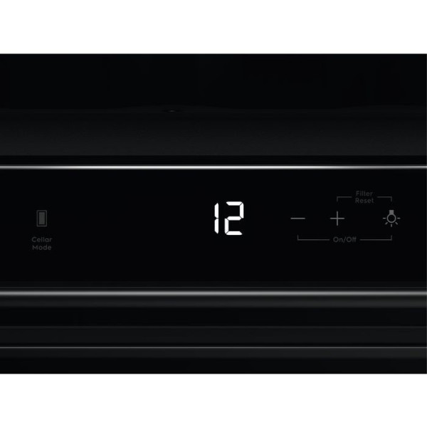 Winiarka Electrolux EWUS040B8B