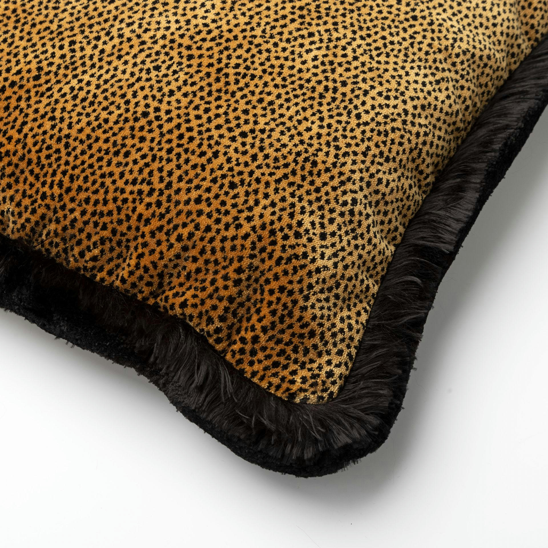 - Coussin marron en velours 45x45 cm avec imprimé animalier