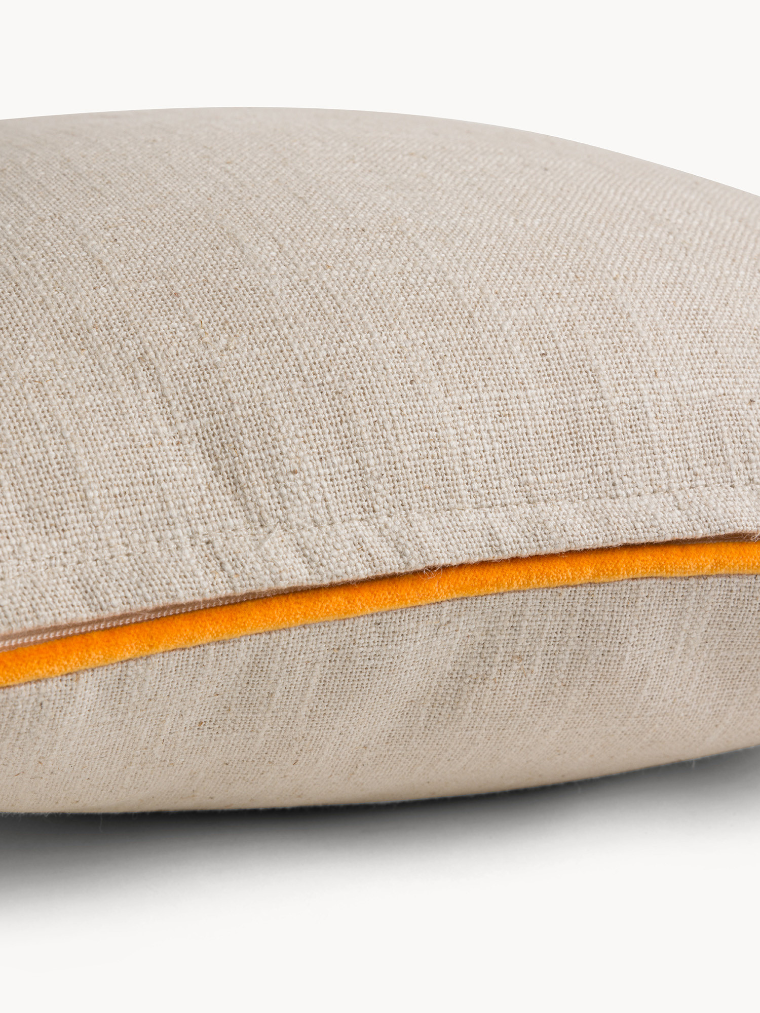 Cuscino 45x45 cm in cotone con piping a contrasto