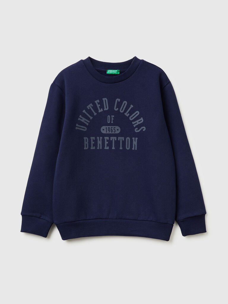 Warm sweatshirt with logo