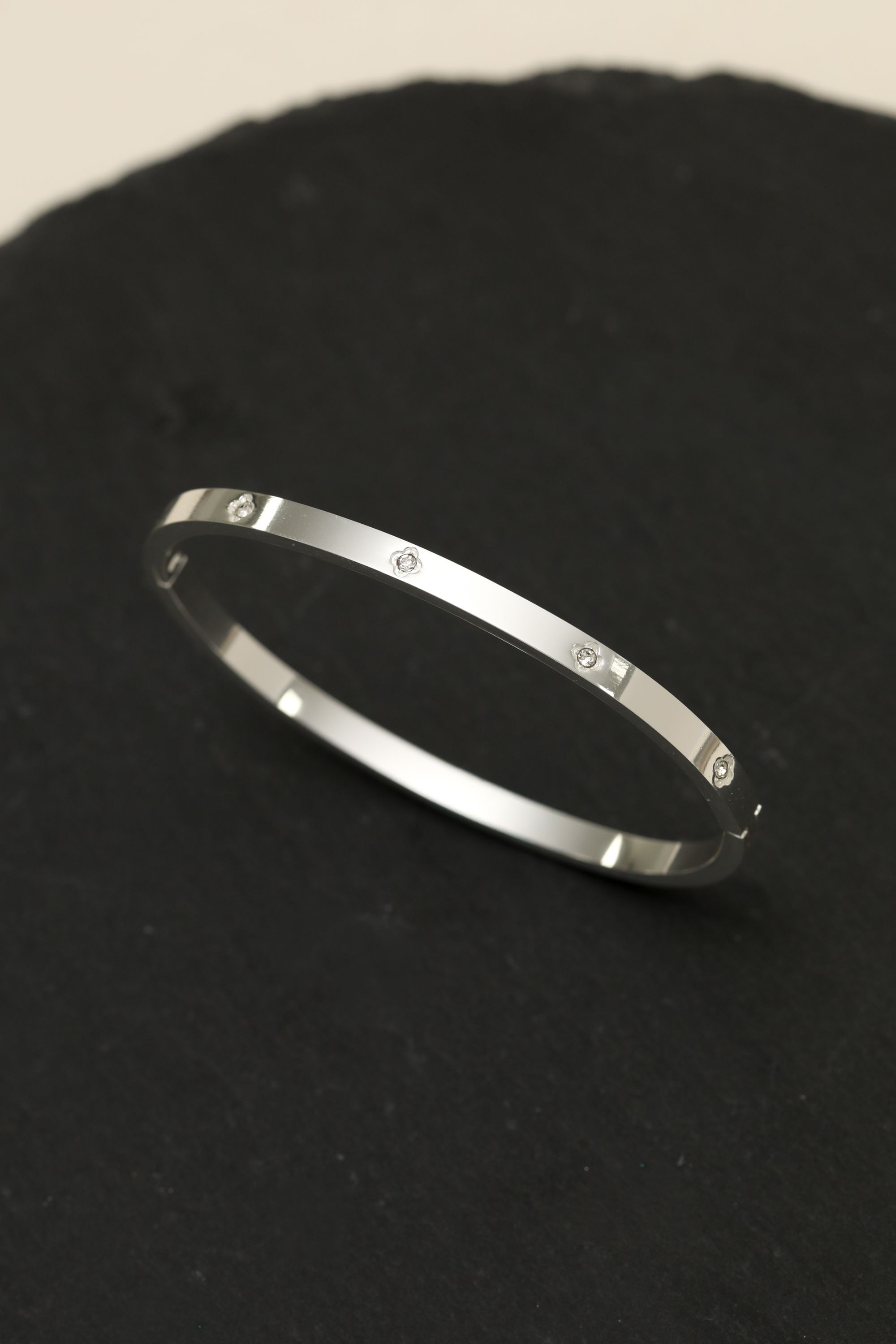 Jon Richard Sterling Silver Plated Waterproof Clover Bangle