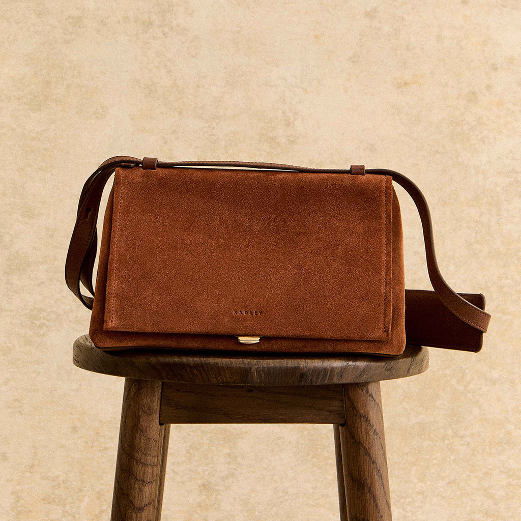 Mercer Street - Medium Flapover Shoulder